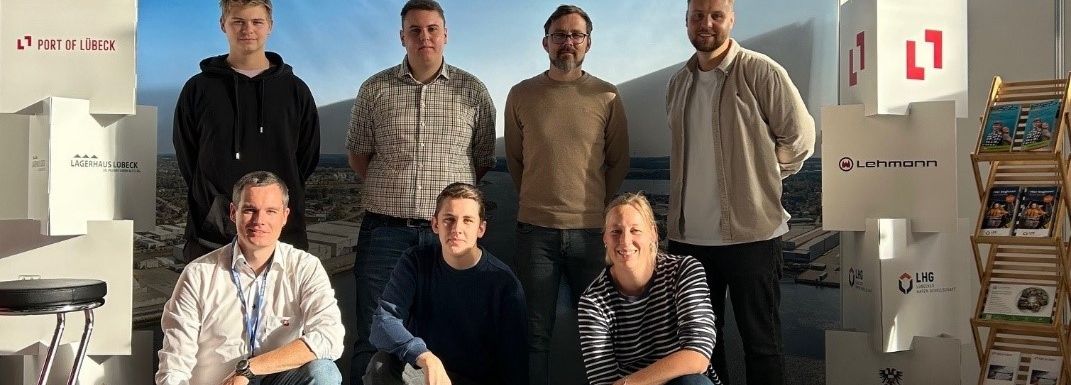 Auszubildende am Port of Lübeck auf der LN-Azubimeile pol_messe