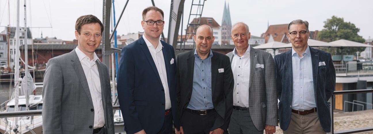 Bürgermeister Jan Lindenau mit Vertretern des Forums logRegio_Logistikforum