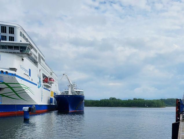 LNG_bebunkern_bei_NH_laengsseite_v2