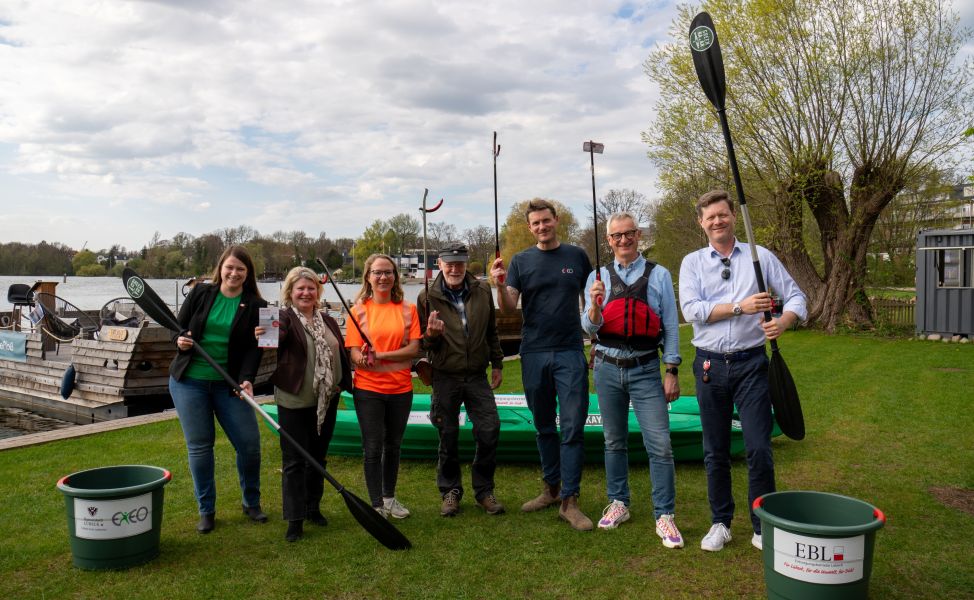 greenKayak-KickOff-1 greenKayak-KickOff-1